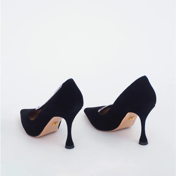 NIB 🎁 Lola Cruz pumps - Picture 4 of 6